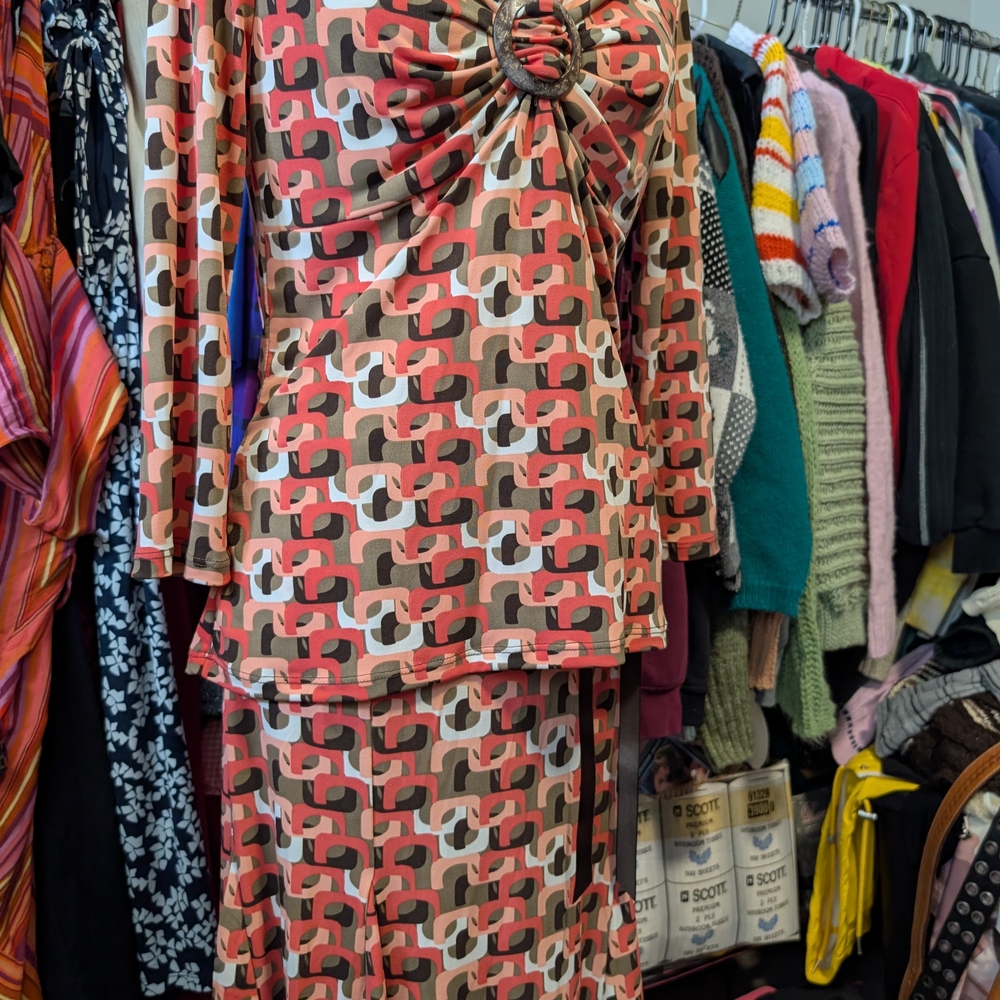 *Sold*Geometric Print Set with Ring Detail - Picture 3 of 9